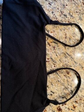 BLACK WOMEN'S SPORTS BRA TIK TOK SHOP